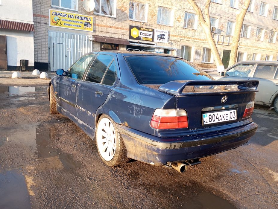 Продам БМВ.  е36