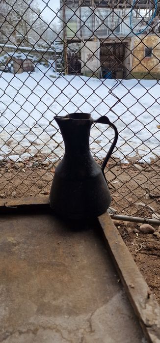 Старинна бакърена кана