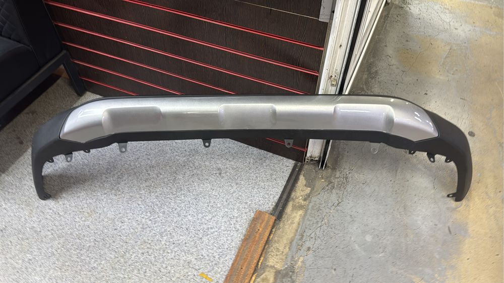 Toyota Rav4 губа бампера