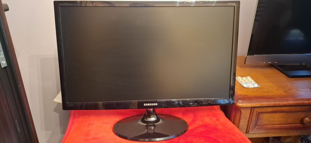 Samsung T24C300EW / Monitor TV 24” Full HD – stare impecabilă