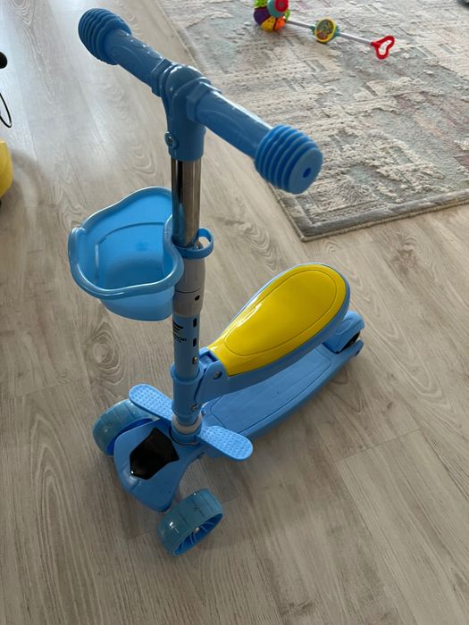 Trotinetă copii cu lumini și sunete