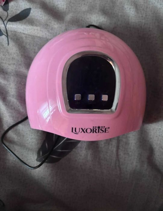 Lampa UV pentru unghii