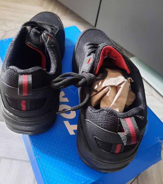 Сеточные кроссовки