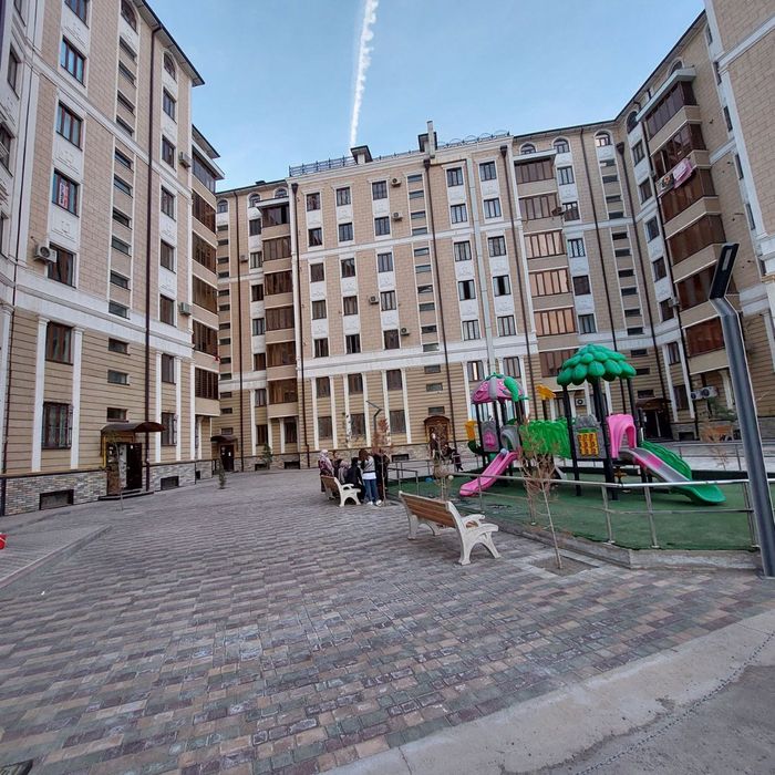 Gorgaz saodat restaranining oldidagi yangi g'ishtin uy sotiladi