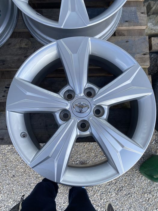 17 цола 5 х 114.3 мм Тойота  C-HR  , Аурис , Auris , Toyota