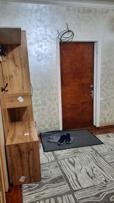 Yashnabod metrosi yonida 3 xonali uyga 4-talaba qiz kerak