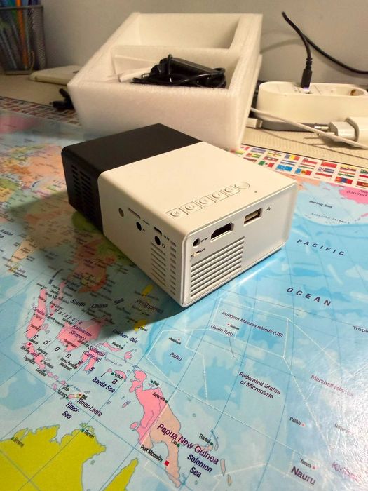 Mini-Videoproiector portabil LED