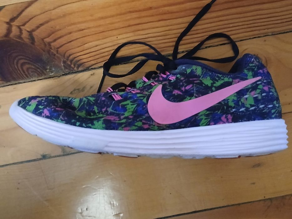 Маратонки NIKE Намаление