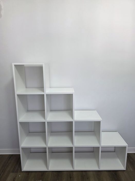 Biblioteca Scara Alba, 10 rafturi