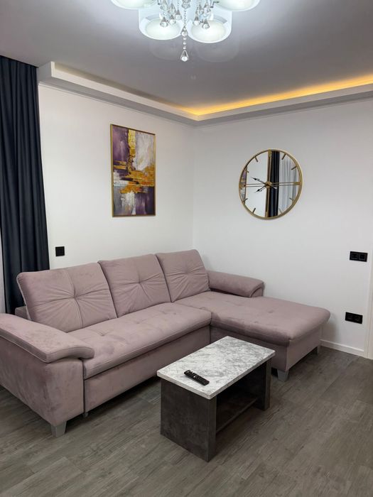 Inchiriez apartament
