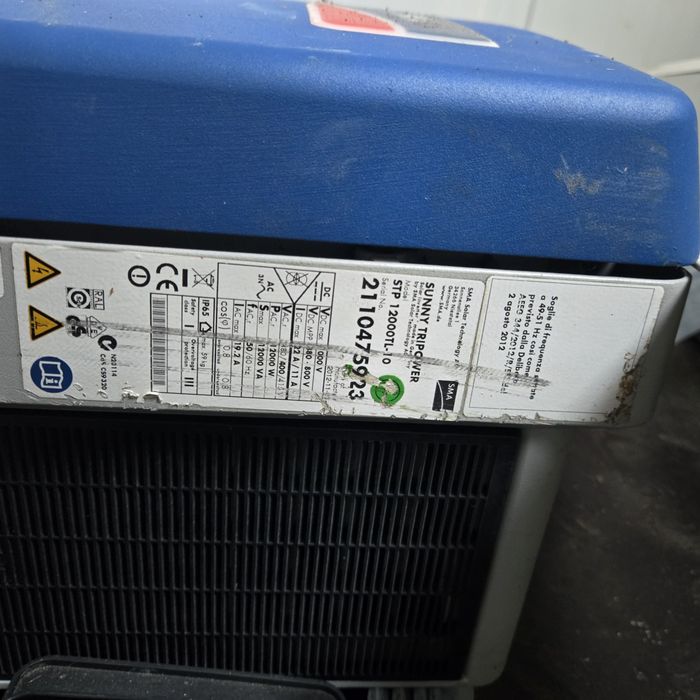 Vind 10 invertoare on grid SMA, total 100kw.Pret negociabil..