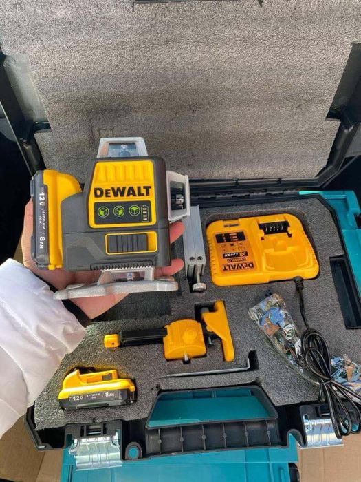 Лазерен нивелир Dewalt 16 линии 4D