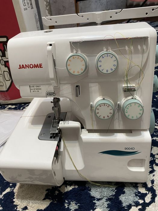 Продается оверлок, новый Janome