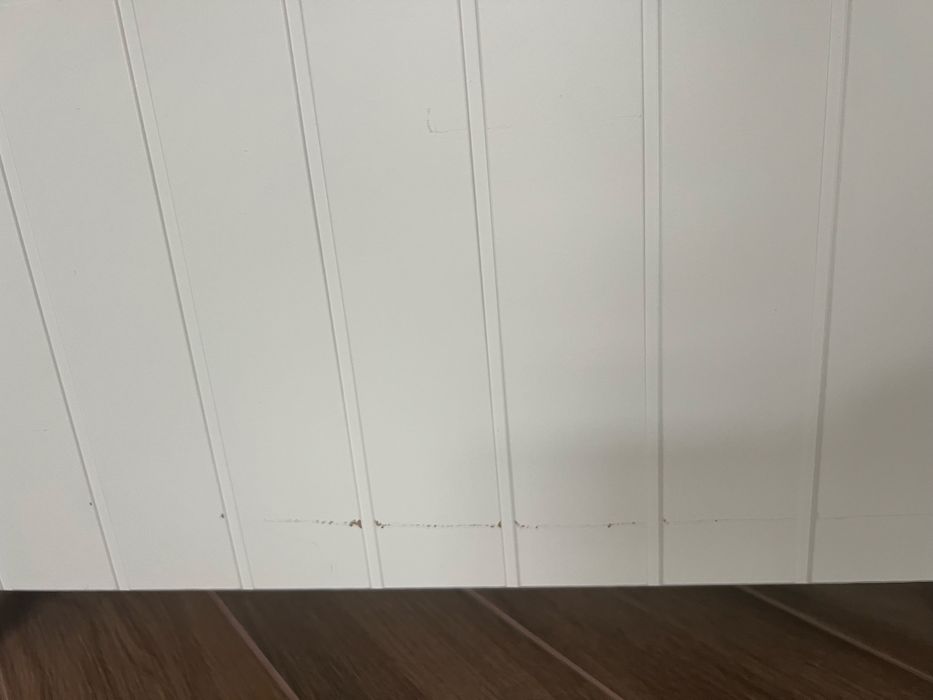 Comoda TV ikea. Prezinta semne minore de uzura.