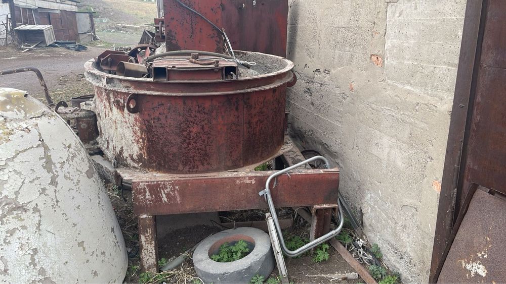 Продаю бетономешалку