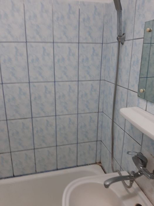 Închiriez garsonieră