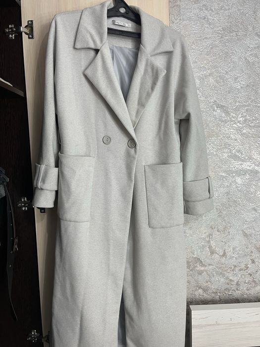 Пальто весна, подойдет на 46 размер,