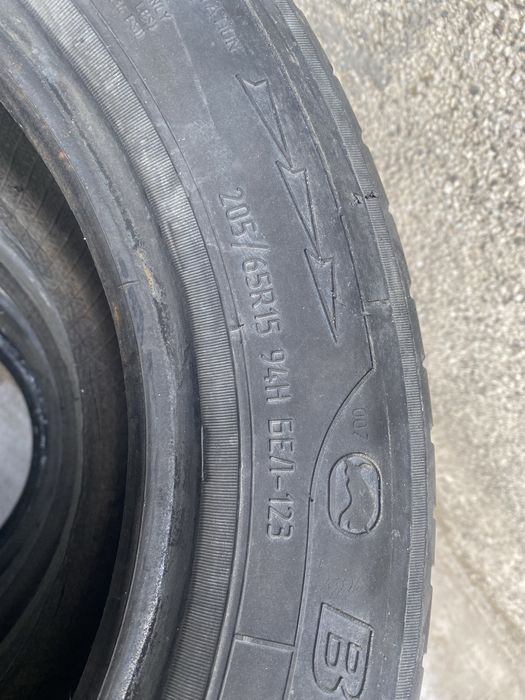 Диск с резиной на 15 размер тойота