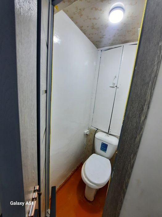 Kvartira  sotiladi 3 xonaliy 2 etaj