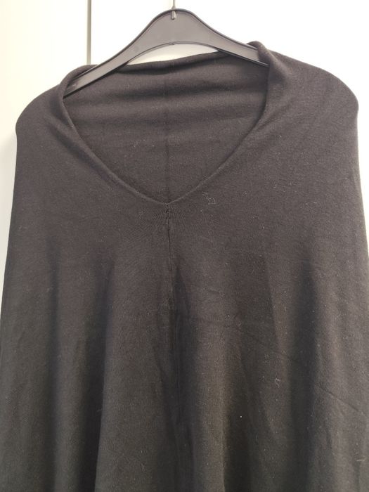 Comma poncho cu ciucuri