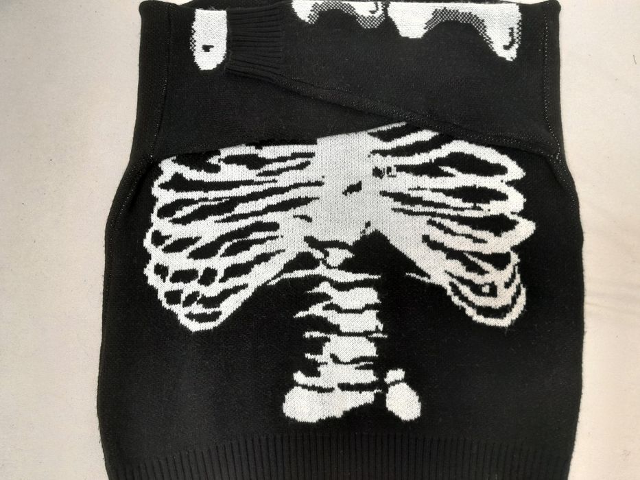 свитер черный с рёбрами