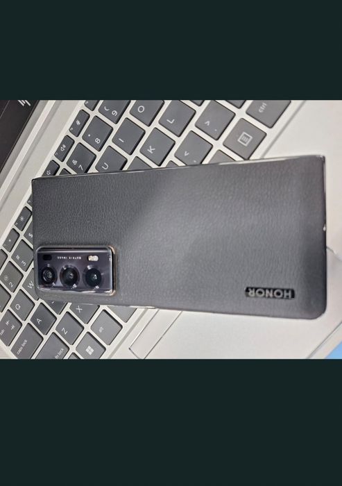 Honor magic v2 vand/schimb