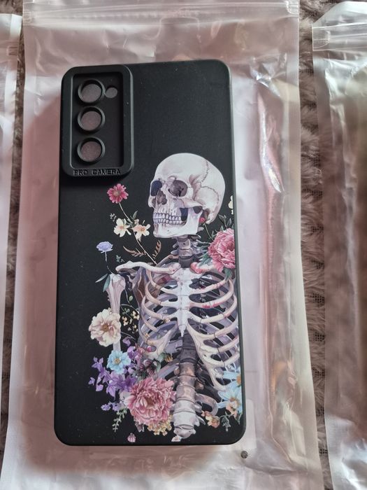 Продавам калъфи за Samsung Galaxy S20 FE