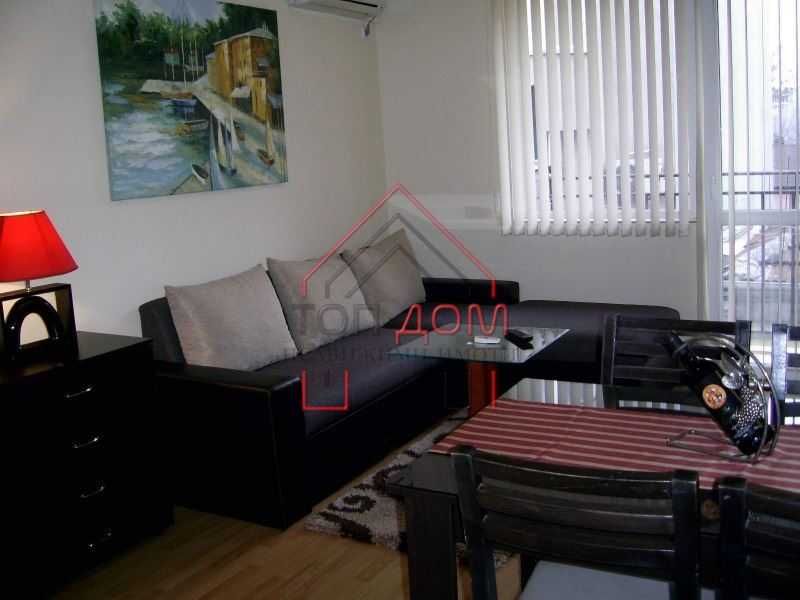 Дава се под наем Двустаен апартамент в Варна, Център - 60 кв.м за 510 € - Снимка #1