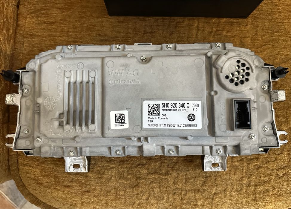 Ceasuri bord / Navigatie / Unitate VW Golf 8 : 5H0920340 / 5H0919605B