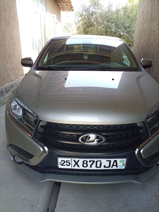 Lada sotiladi egasini oʻzidan