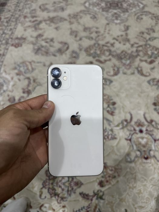 Продам Apple iPhone  11  белый
