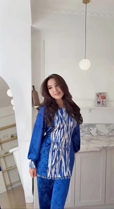 Ideal libos moviy rangda ayollar uchun