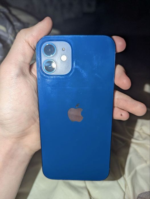 Обменяю айфон 12 128 гб