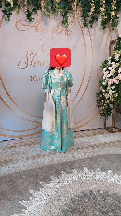 Продается 3 ансамбля и одно базовое платье