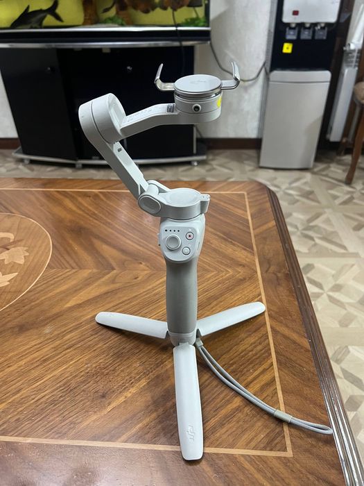 DJI osmo 4 stabilizator.