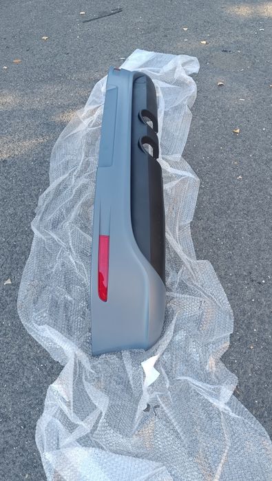 •Спойлер / Тунинг добавка за задна броня R32 стил за Volkswagen Golf 5