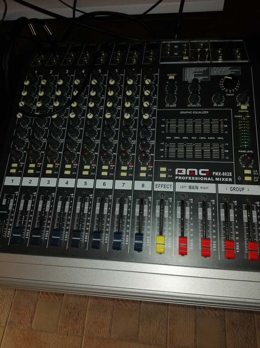 OFERTA !  BOXE YAMAHA si mixer activ 2 x 400 w 8 0hm + Stative si cablurile aferente
