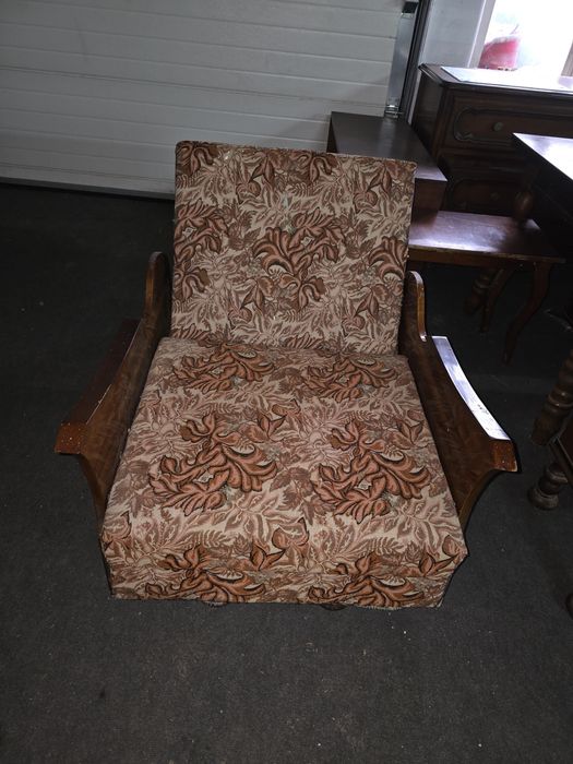 Canapea extensibila ca noua.Fotoliu.Masa stejar.Birou.Dulap mare