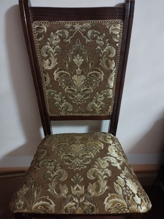 12 ta stul. sotiladi.Donasi 200000 soʻm,