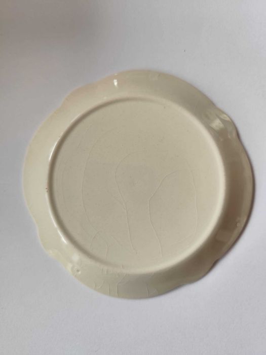 Кралски сувенирни чинийки в чест на Елизабет II и принц Чарлз