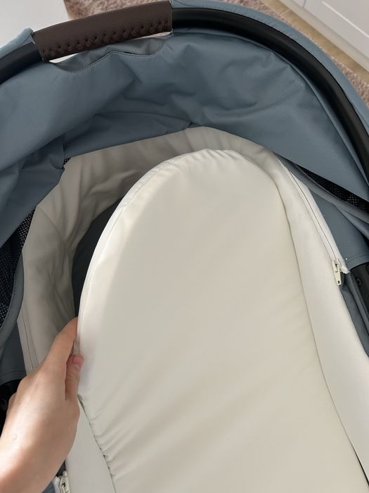 MELIO CARBON лятна количка+ кош за новородено