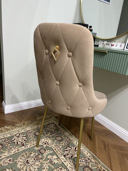 Стол и 8 стульев