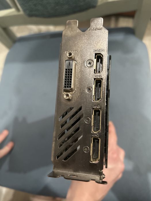 Видеокарта 1070 8гб от gigabyte