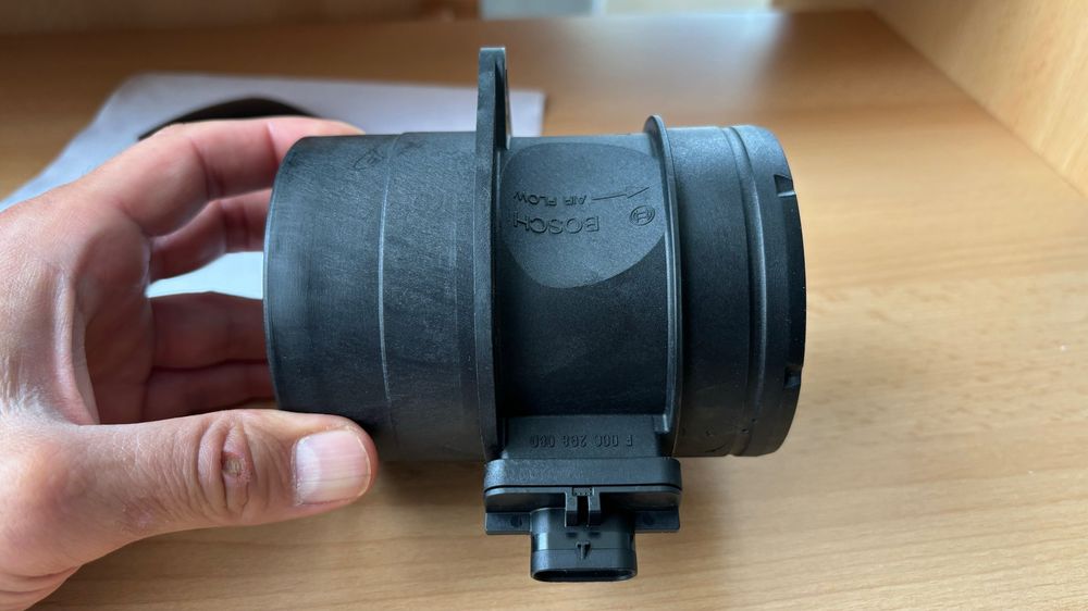 Дебитомер (Mass Air Flow) Бош за Ауди А4 Б9