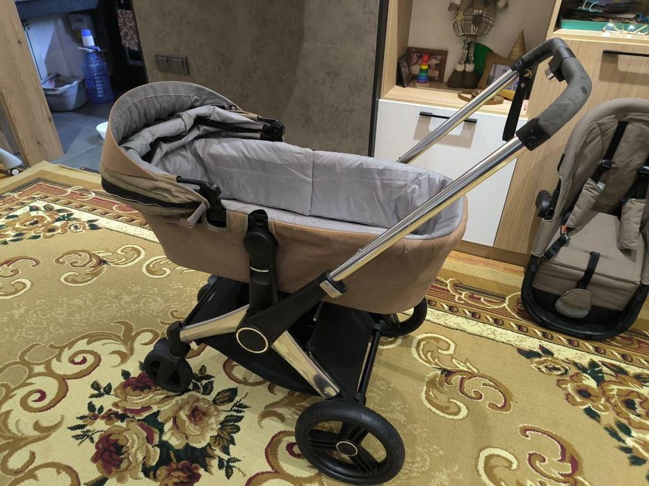Классная коляска 2 в 1