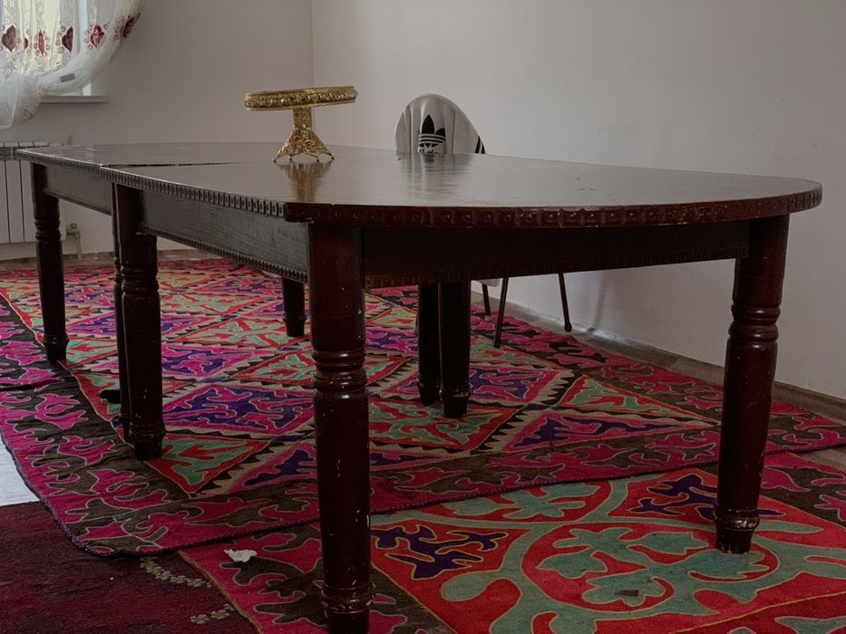 Стол и шкаф хорошем состоянии