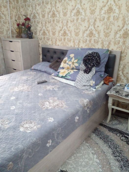 Срочно 2 хонали 3 каватдан 6 метр балкони бор квартира сотилади  6 мик