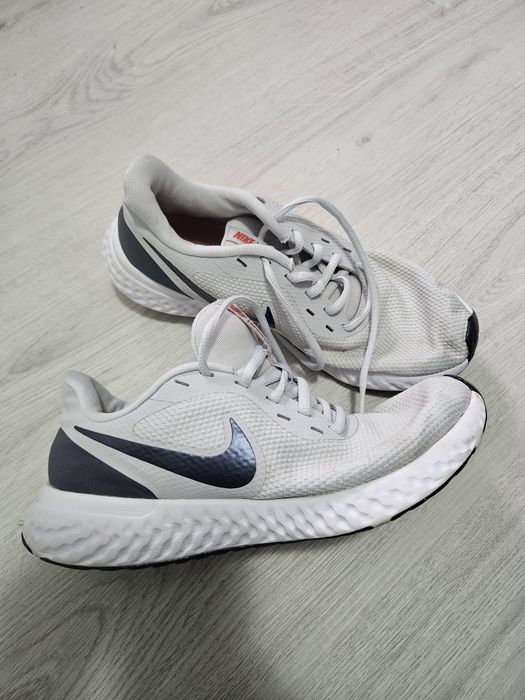 Adidasi Nike originali