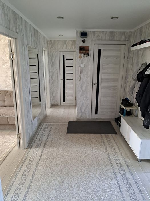 Продам 4 комнатную квартиру