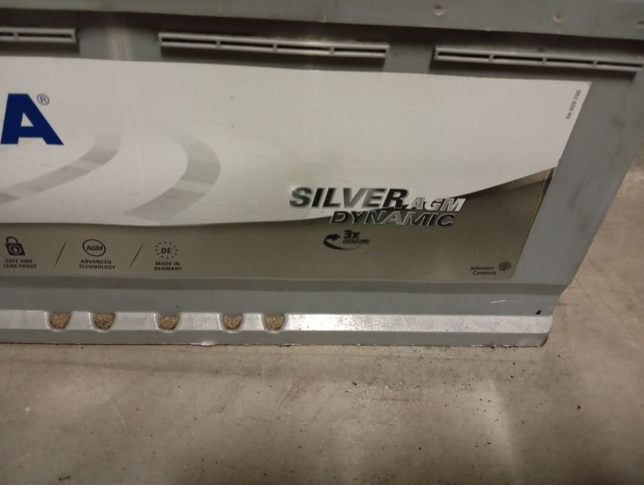 Baterie auto Varta Silver 105 amperi Agm Start Stop stare perfectă